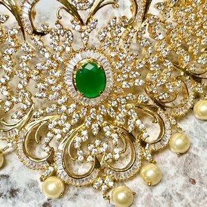 Brilliant gold plated Bollywood/Indian wedding collar Necklace